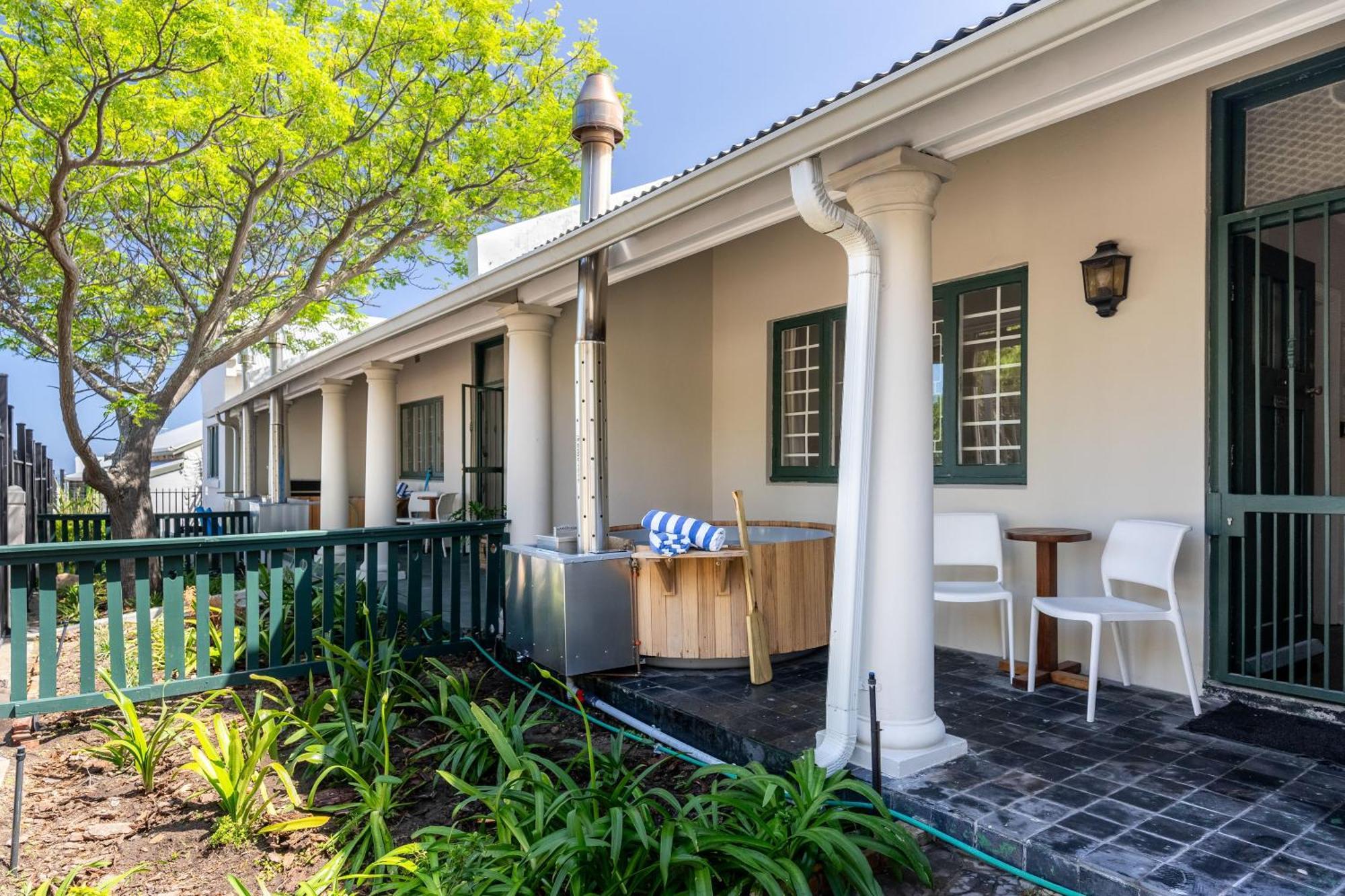 Stone Cottages - Camps Bay Village