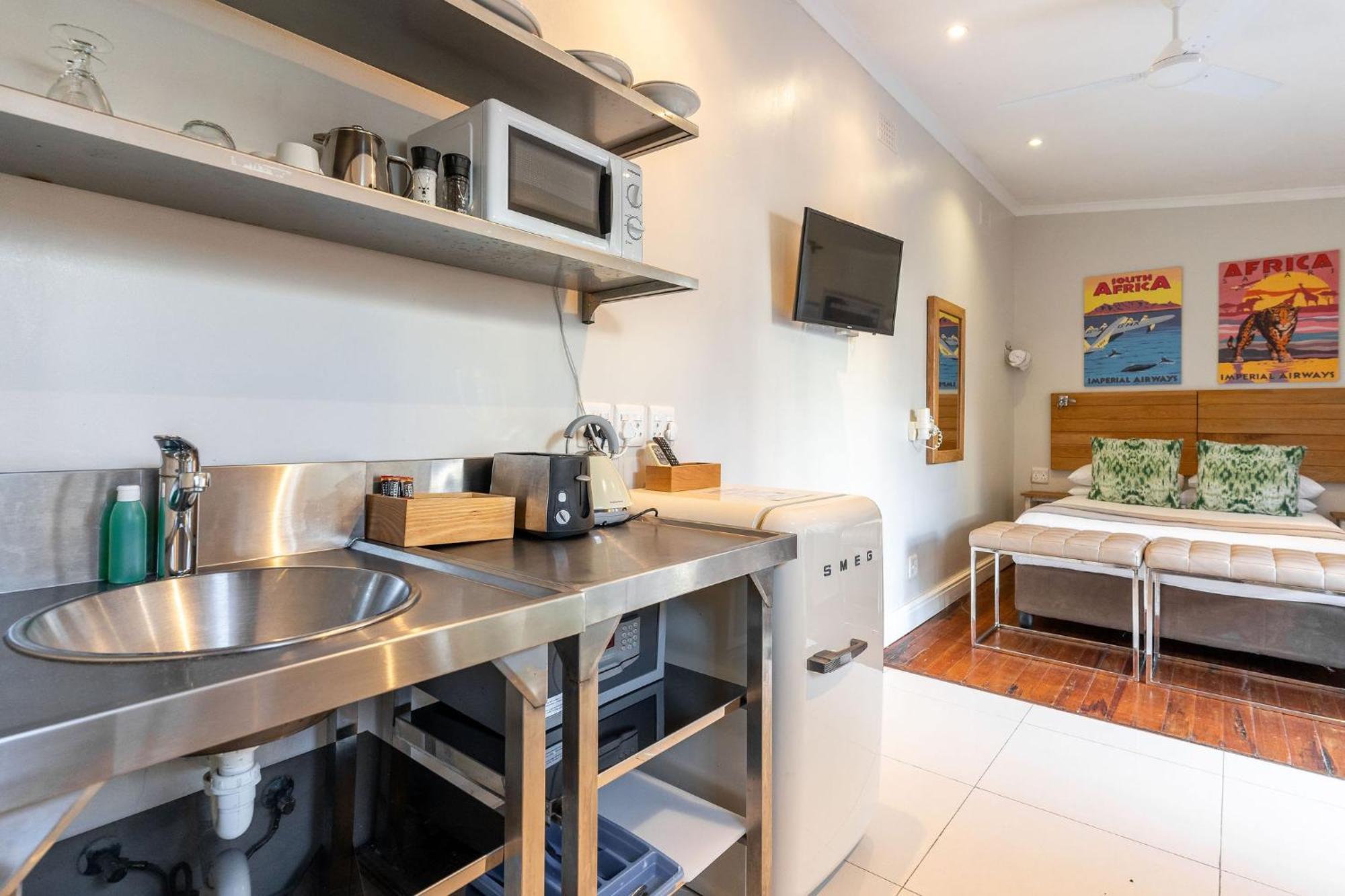 Stone Cottages - Camps Bay Village Guest house Cape Town